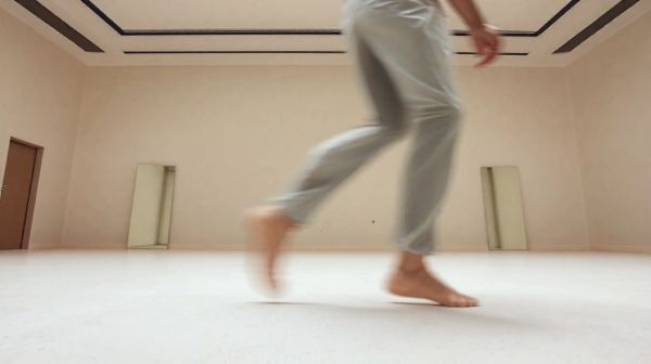 Découvrez le mouvement somatique Munz Floor en ligne